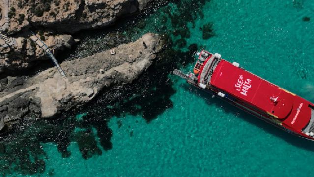 Comino: Sunset Catamaran Cruise