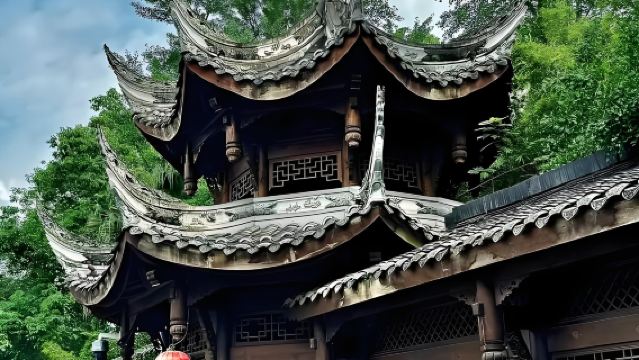 Leshan Giant Buddha + Huanglongxi Town [Round-trip from Chengdu / Private Transfers / Optional English Guide]