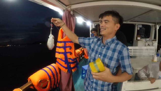 フーコック島サンセットフィッシング体験・イカ夜釣り＋ディナー＋ホテル送迎