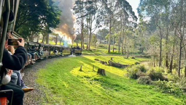 Lawatan Sehari Melbourne Lembah Yarra Wineries + Kereta Api Stim (Lawatan Sewa Peribadi)