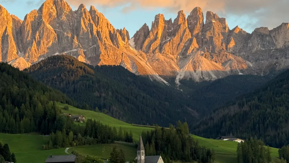 Italien: Dagstur i Dolomiterna – Soragasjön + Passo Pordoi (exklusive inträde)