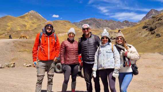 Experiência de trekking de um dia na Montanha Arco-Íris de Cusco (com refeição) / ingressos não inclusos