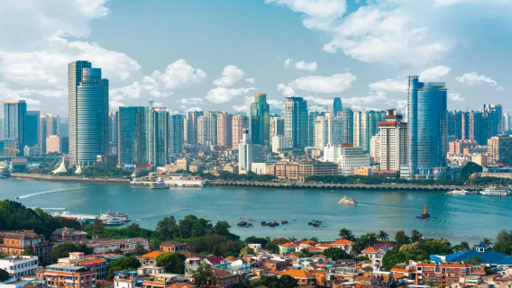In-depth guided tour of Gulangyu's historic villas + VIP afternoon tea at the Huang Family Garden, the crown jewel of villas - one-day leisurely exploration