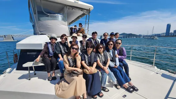 Excursión en yate YACHTPIA en Busan [Consulte las franjas horarias antes de realizar el pedido]
