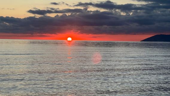Vlore: Haxhi Ali Cave Sunset Speedboat Tour with Wine