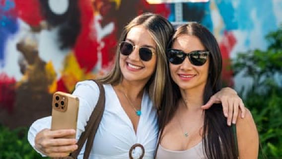 Miami: Wynwood Walls Entry and Neighborhood Buggy Experience