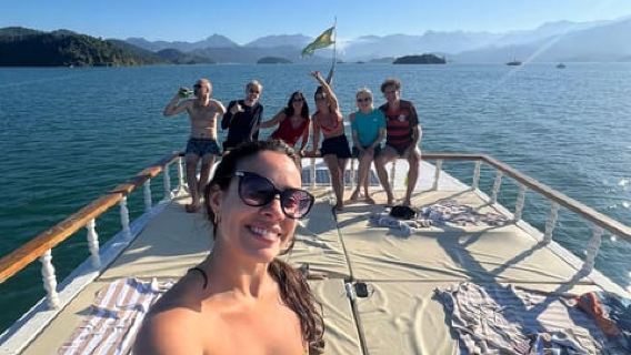 Gladiador Experience: Tour of the islands and paradise beaches of Paraty
