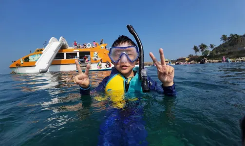 萬寧遊艇出海|拼船/包船三層豪華遊艇出海3小時+香蕉船體驗+浮潛不限時