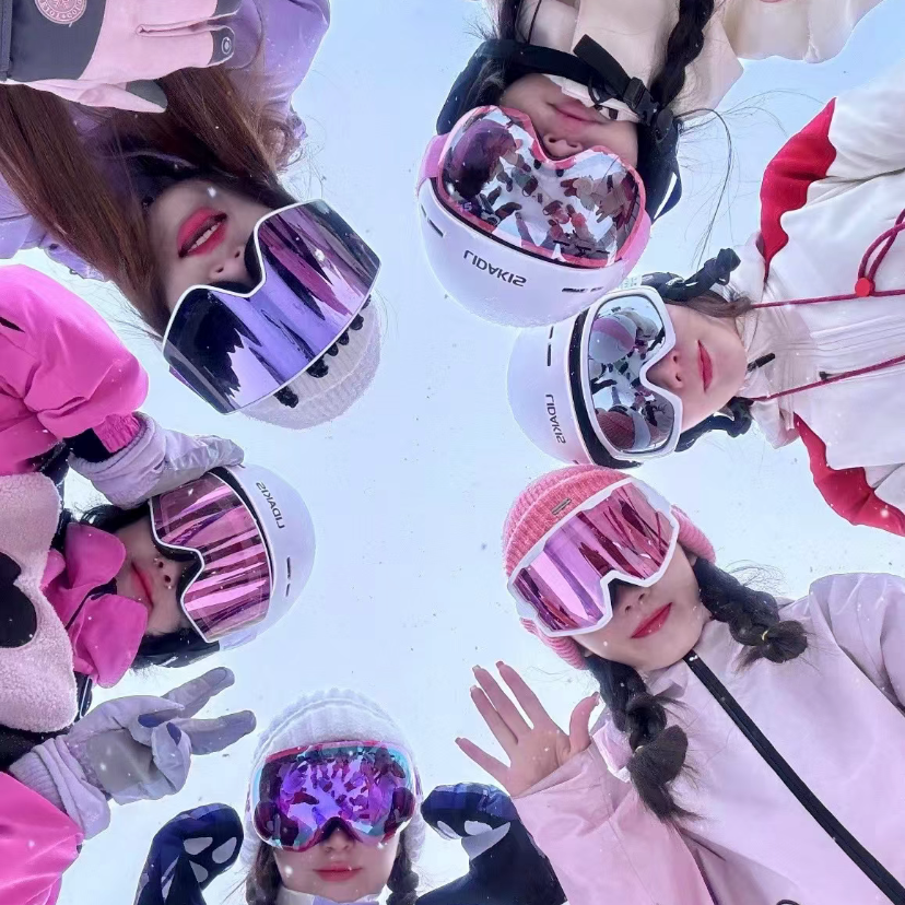 ตั๋วสกีระดับเริ่มต้น 3 ชั่วโมงที่หยาบลี่ + สกี + แท่งสกี + รองเท้าสกี [บริการรับส่งฟรี: สถานีหยาบลี่ตะวันตก/สถานีหยาบลี่ใต้/โรงแรมและโฮมสเตย์ใกล้สกีรีสอร์ต]