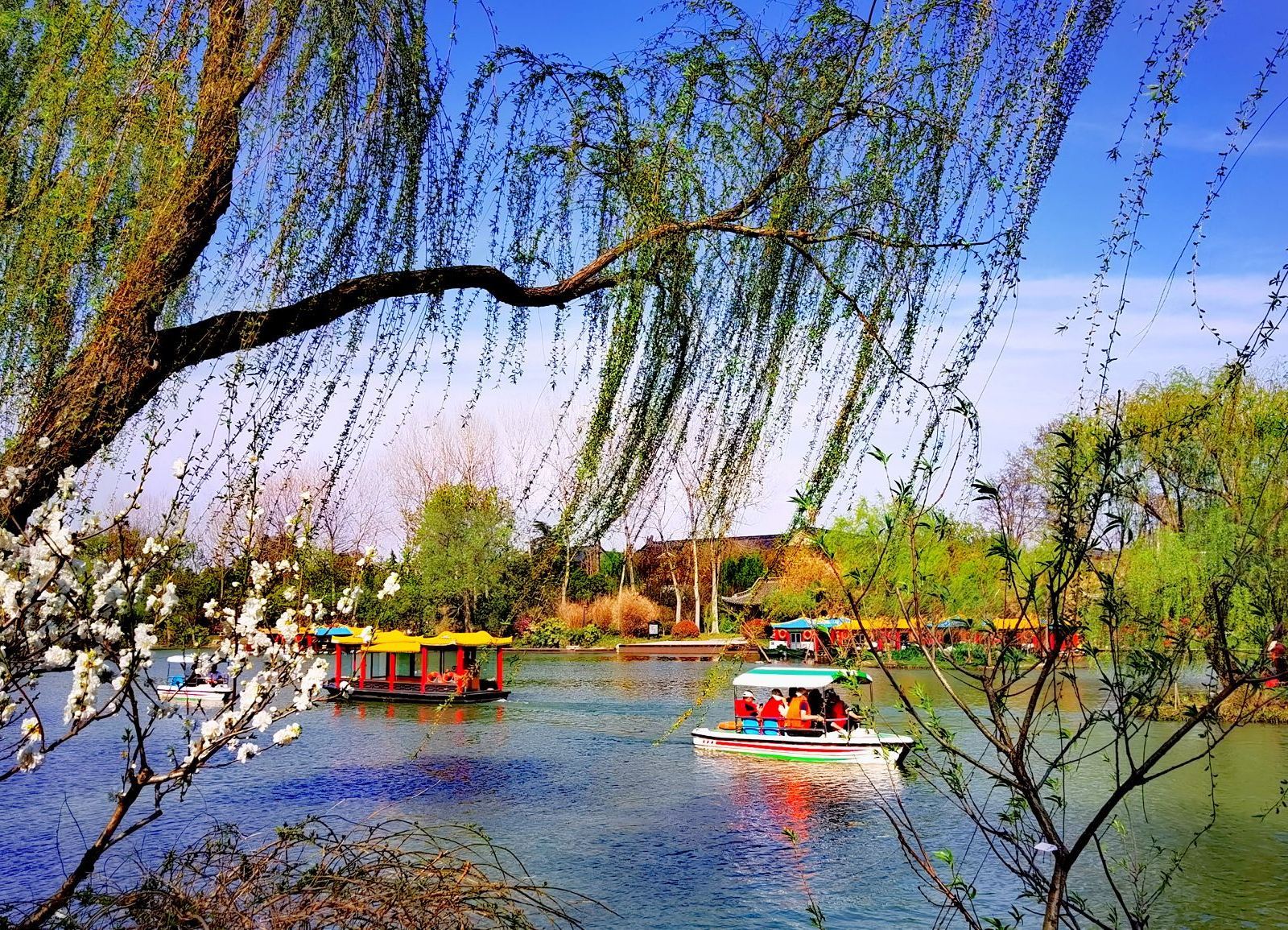 Yangzhou, Jiangsu: Local Guide Services | Private Charter Day Tours | Exclusive Group Tours (Available in Chinese, English, and Other Languages)