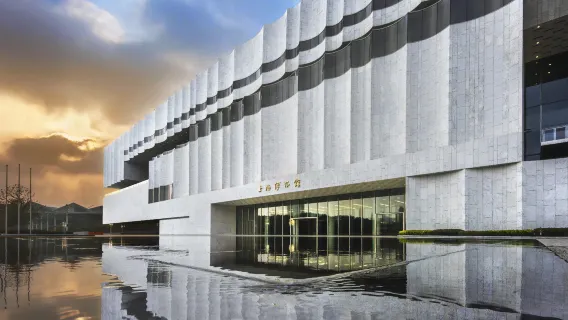 2-hour in-depth guided tour of the Shanghai Museum Bronze Gallery [includes headsets/less than 15 people/join-in/2-hour professional tour guide service]