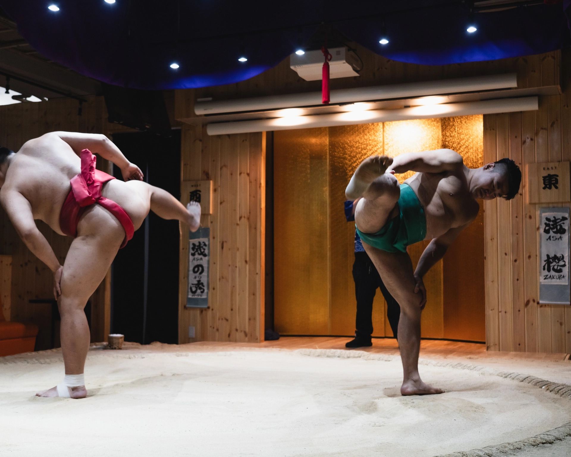 Asakusa Sumo Show & Pengalaman Makan Siang Pegulat di Tokyo