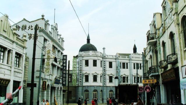 1-day tour to Zhujiajiao Ancient Town and Shanghai Film Park in Shanghai (Visit the "Venice of Shanghai")