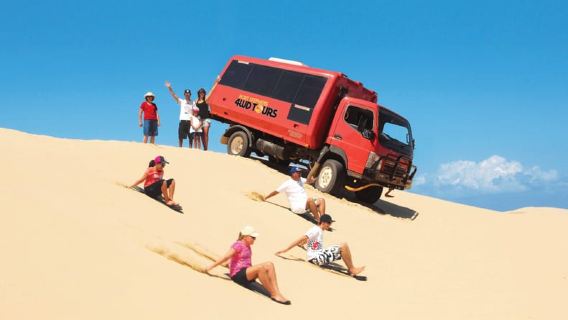 Port Stephens: tour in fuoristrada a Birubi Beach con sandboarding