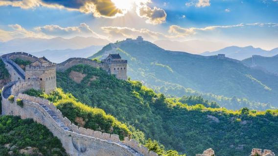 Pechino: biglietto notturno per la Grande Muraglia di Badaling o tour con spettacolo
