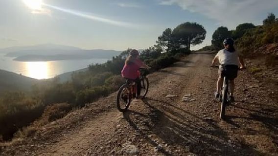 Tour in E-Bike per famiglie nella Riserva Naturale Costa dei Gabbiani