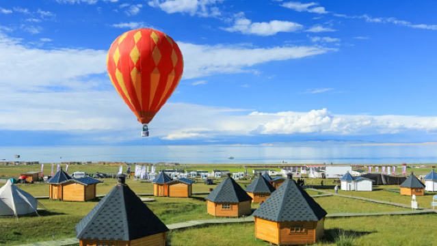 Cara popular untuk menerokai Qinghai · Viral di media sosial (Gunung Riyue + Tasik Qinghai + Tasik Garam Chaka) lawatan sehari