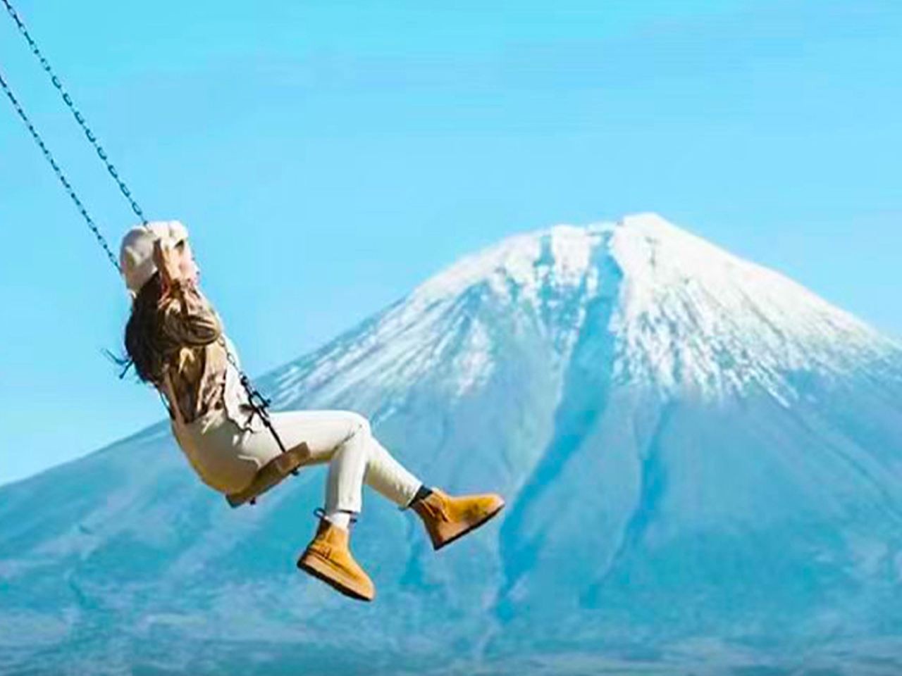 ทัวร์ 1 วันเส้นทางถ่ายรูปสุดฮิตภูเขาฟุจิ [เลือกได้ระหว่างทัวร์กลุ่ม 9 คนหรือทัวร์ปกติ | บริการรับส่งถึงที่ | มีไกด์ภาษาจีนและอังกฤษ]