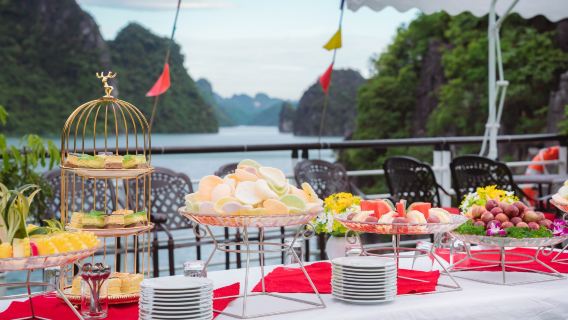 Crucero de lujo de seis horas por la bahía de Halong con excursión de un día (cueva Sung Sot - isla Titop - kayak)