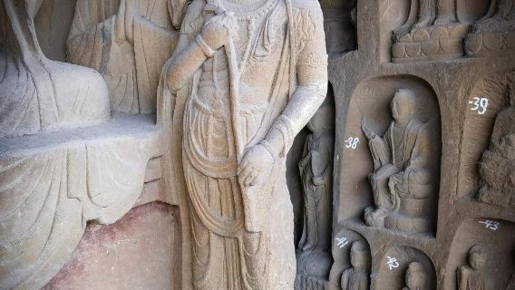 Lawatan sehari ke Gua Seribu Buddha Guangyuan Sichuan + Bandar Purba Zhaohua dengan sewaan peribadi dan perkhidmatan dalam bahasa Inggeris.