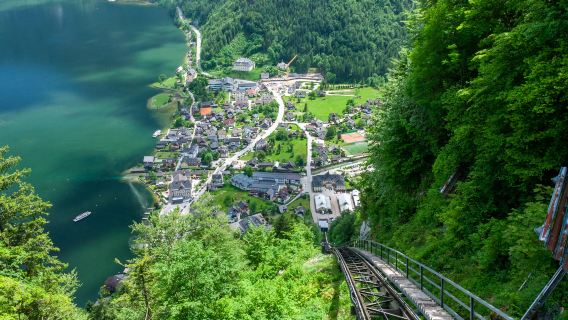 Salzburg + Wolfgangsee + Schafberg + Salzkammergut-Landschaft + Mondsee