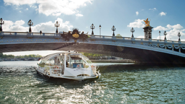 Paris Batobus Seine River Hop-on Hop-off Sightseeing Cruise 1-day/2-day Pass