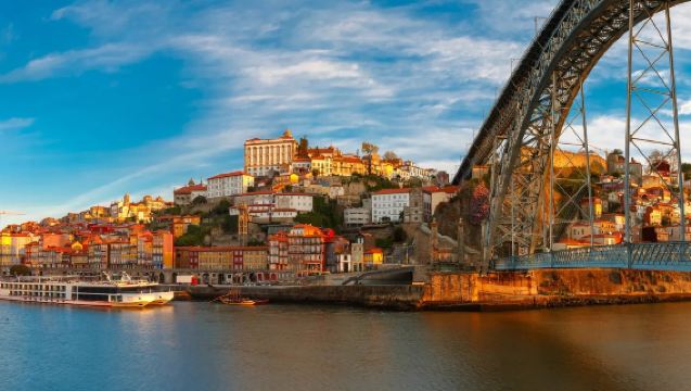 葡萄牙 波多：機場-飯店 點對點接送｜中文包車｜行程定制