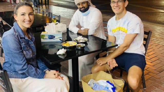 เดินชิมอาหารท้องถิ่น 6 เมนู พร้อมช้อปปิ้งและล่องเรือในย่านเมืองเก่าดูไบ