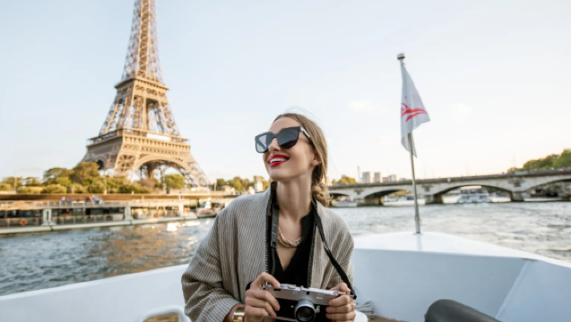 法國 全境： 中文-法語 & 英語  專業翻譯 /導遊 /地陪｜旅遊陪同｜展會翻譯 /商務翻譯｜行程規劃定制