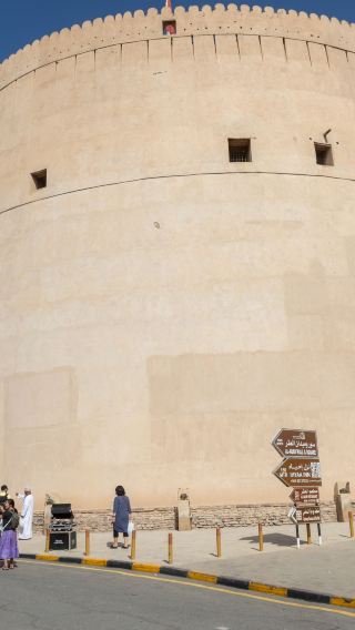 From Muscat: Nizwa, Bahla forts and Jabreen castle Group Tour