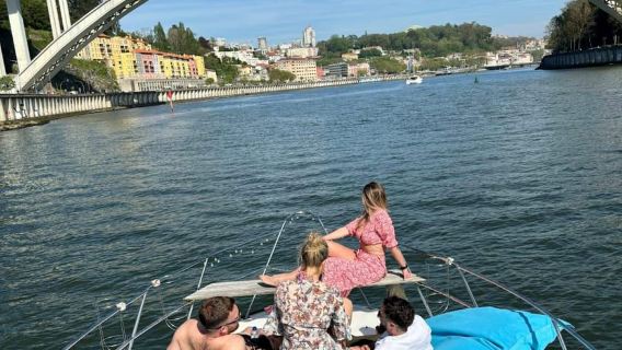 Porto: Douro-joen kierros Porton viinimaisteluilla
