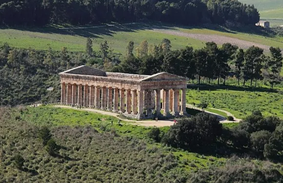 塞傑斯塔考古公園入口 + 來回接駁車服務