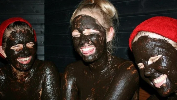 Рованиеми, Финляндия: традиционная сауна, лесная сауна и тур по наблюдению за северным сиянием (встреча в отеле/дополнительный гид на английском/китайском языке/лапландский ужин/подлёдная рыбалка/горячие источники/джакузи)