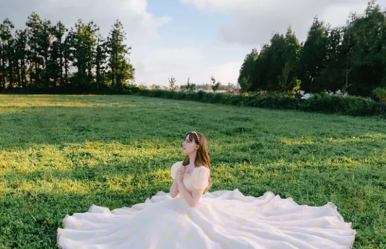 咸陽Trip Moments【婚禮跟拍航拍街拍抓拍約拍/婚紗寫真/商業攝影攝像/翻譯】