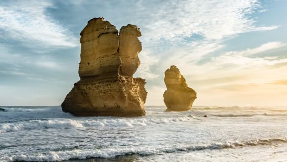 Melbourne, Australia one-day tour private charter tour Great Ocean Road Twelve Apostles Rock Little Red Riding Hood Lighthouse city pick-up