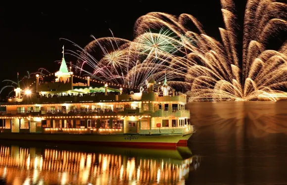 日本北海道&洞爺湖展望台&溫泉街與花火大會之旅（札幌來回）