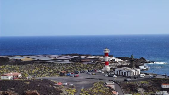 La Palma: San Antonio and Teneguia Volcanos Tour by 4x4 Bus