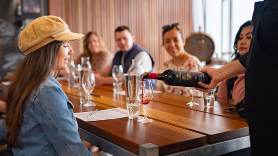 perjalanan satu hari Barossa Valley & Desa Jerman Hahndorf [Penjemputan di Adelaide + Mencicipi Anggur + Makan Siang]