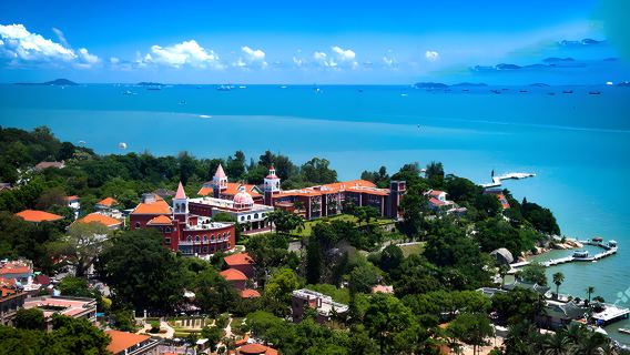 Xiamen Professional Tour Guide Service with Multilingual Options and Customizable Itinerary
