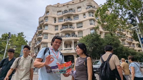 Barcelona Tur Jalan Kaki: Modernisme & Arsitektur Ikonik