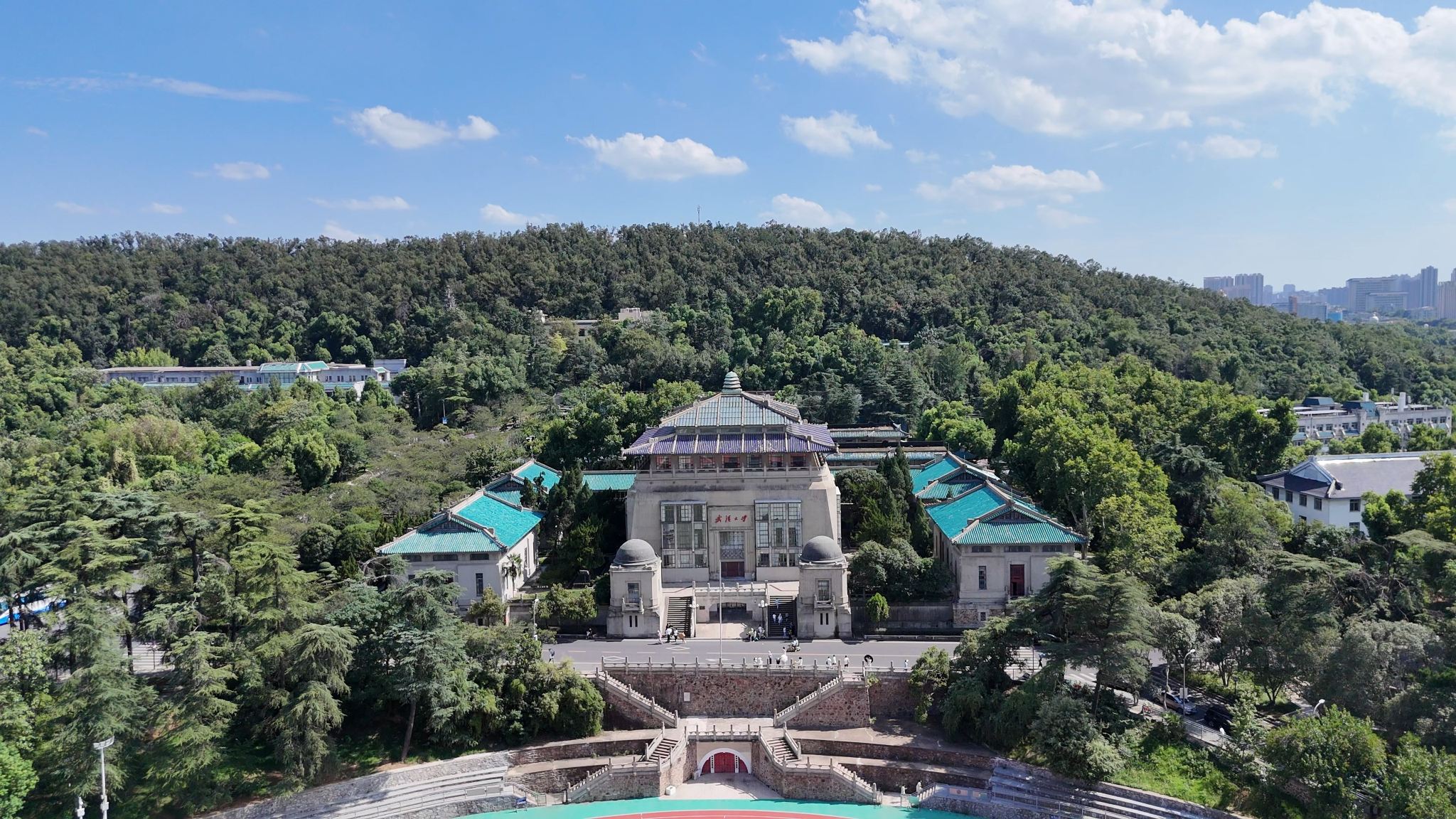 อู่ฮั่น 5 ชั่วโมง ทัวร์เปลี่ยนเครื่อง | ทริปสำรวจมหาวิทยาลัยหวู่ฮั่น