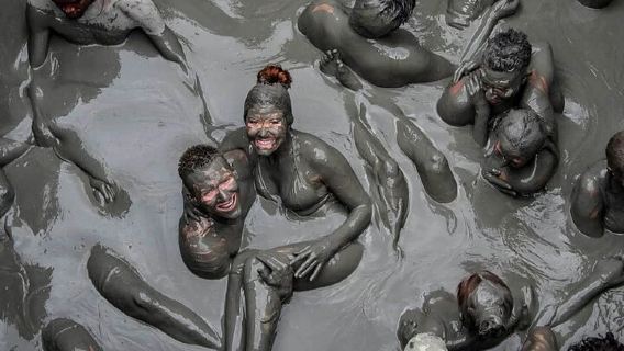 Tour tham quan Núi lửa Totumo giá rẻ và Tour ẩm thực thành phố Cartagena