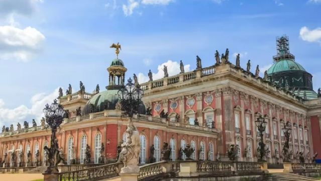 Lawatan sehari di sekitar Berlin, Jerman ke Istana Sanssouci + Istana Cecilienhof + Dataran Potsdam
