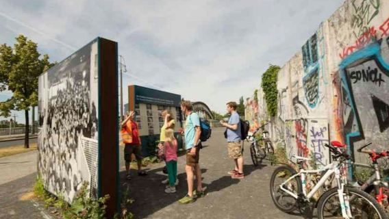 ทัวร์ปั่นจักรยานชมกำแพงเบอร์ลินและสงครามเย็น