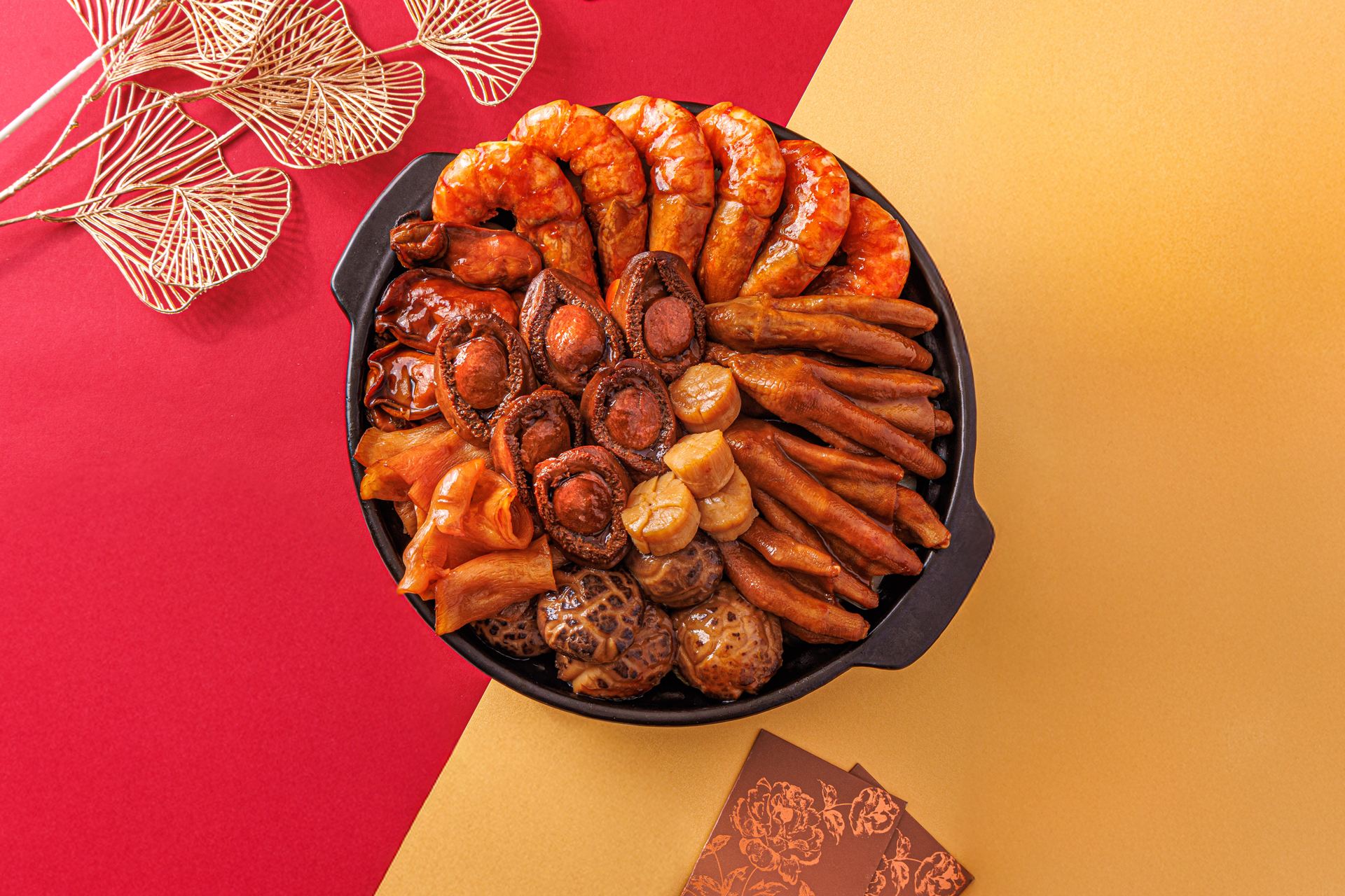 Hotel Hopewell Wan Chai | Hopewell Cuisine | Cena Hopewell Delicacies / Ciotola di prelibatezze con abalone, cetrioli di mare e vescica natatoria di pesce in salsa ostrica / Ciotola vegetariana con abalone e 18 ingredienti pregiati in salsa ostrica