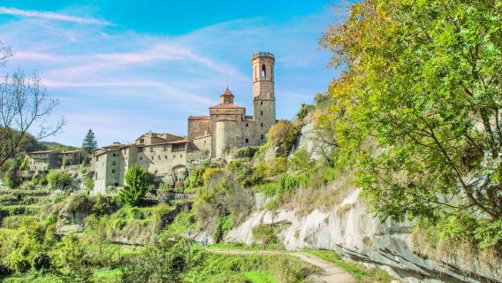 西班牙巴塞隆拿出發：風格小鎮盧佩特+貝薩盧+赫羅納包車一日遊