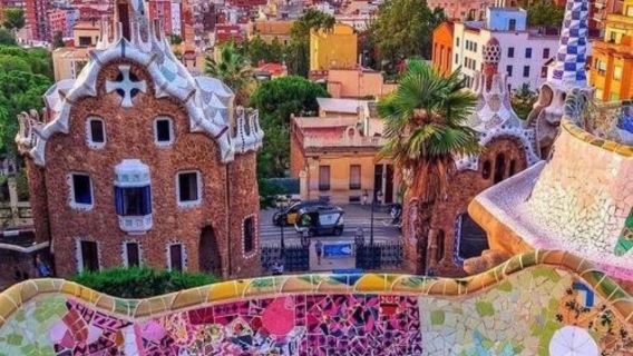 Spain + Barcelona Day Tour / Visit Gaudí's Masterpieces - Flexible Itinerary - Customizable