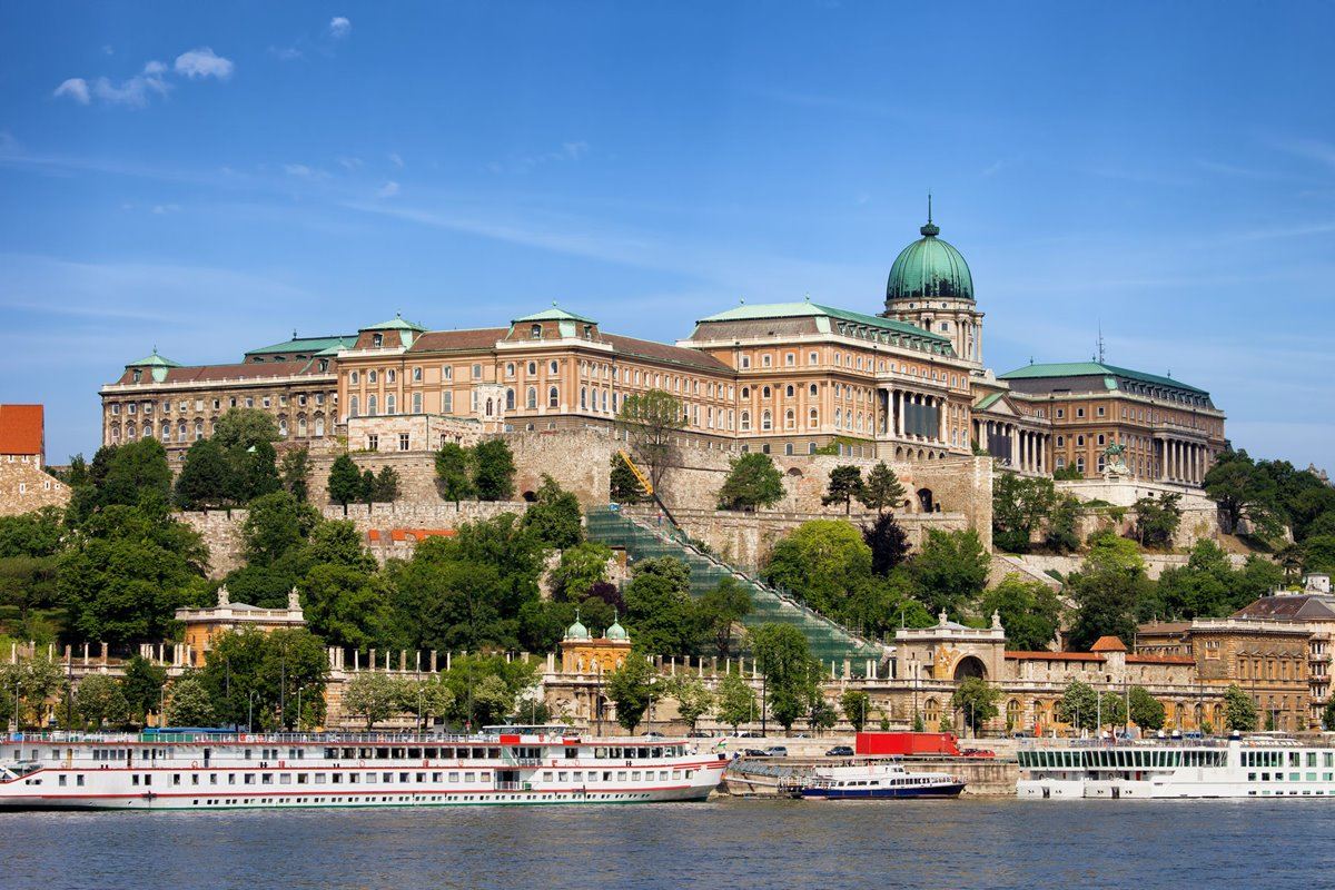 Hungary Fisherman's Bastion + Matthias Church + Buda Castle + Budapest Danube River 1-day tour