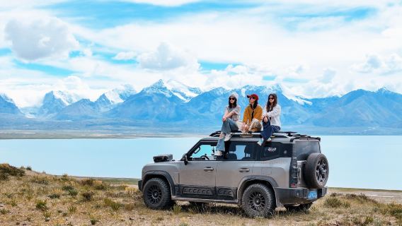 西藏拉薩出發越野車4人團羊湖一日遊日託寺純玩單反無人機旅拍