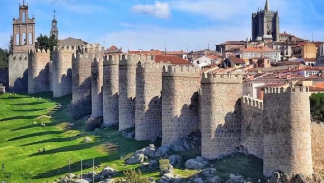 馬德里來回：塞戈維亞+阿維拉中文包車一日遊